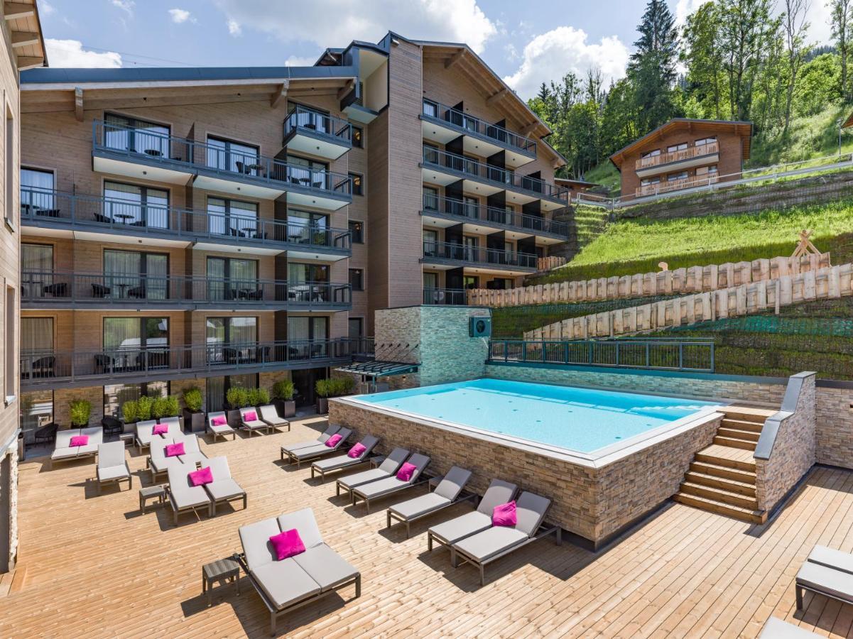 Hotel Adapura Ваграйн Екстер'єр фото