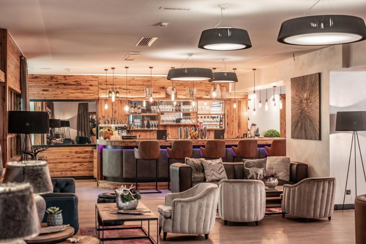 Hotel Adapura Ваграйн Екстер'єр фото