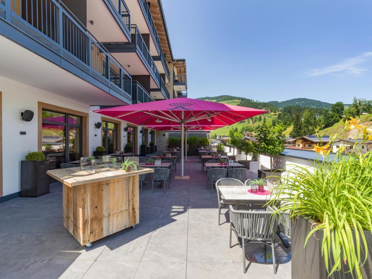 Hotel Adapura Ваграйн Екстер'єр фото