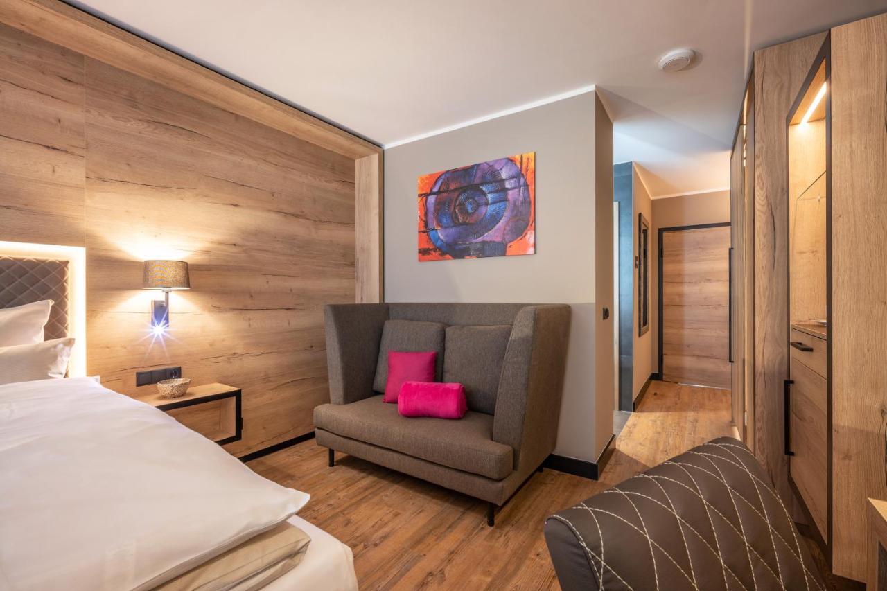 Hotel Adapura Ваграйн Екстер'єр фото