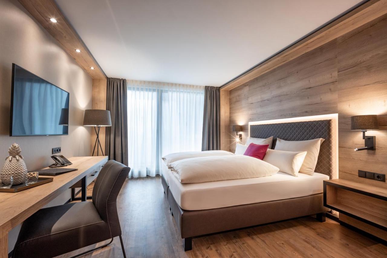 Hotel Adapura Ваграйн Екстер'єр фото