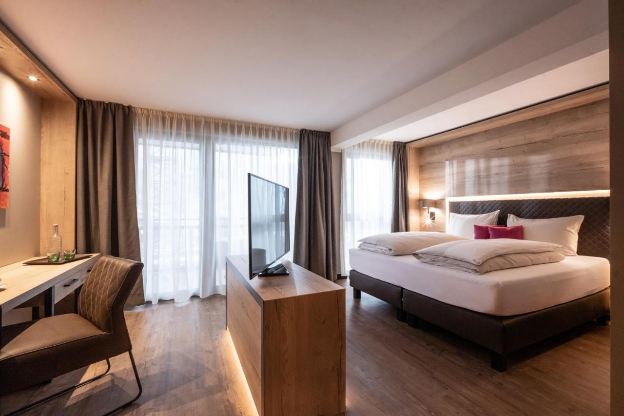 Hotel Adapura Ваграйн Екстер'єр фото